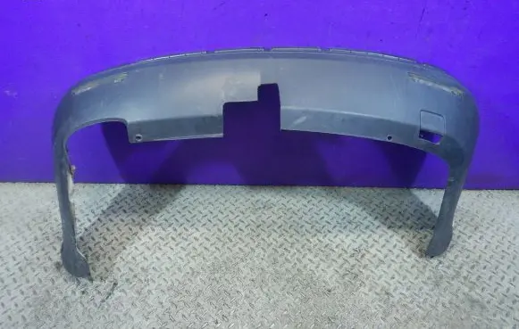 Front bumper lip