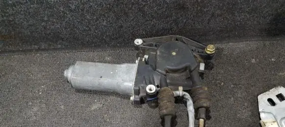 Honda Accord Front door window regulator motor 