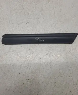 Mercedes-Benz E W124 Fender trim (molding)