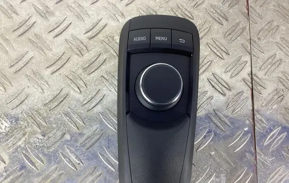 Lexus CT 200H Head unit multimedia control 8478076150