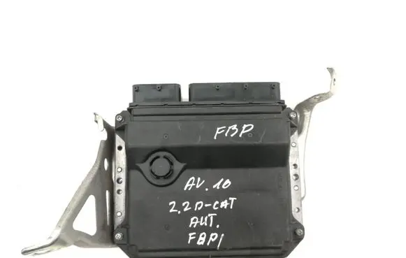 Toyota Avensis T270 Engine control unit/module 8966105D10