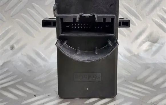 Ford Kuga III EUR ISO radio connector LJ6T-14F642-BG