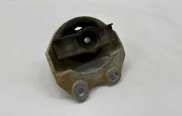 Dacia Spring Engine mount bracket