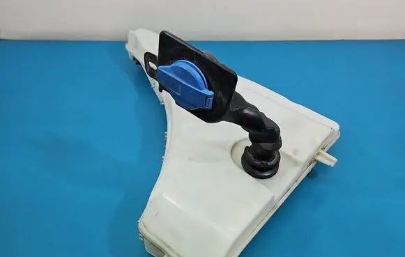 Audi Q7 4M Windshield washer fluid reservoir/tank 4M0955463 IMPRK1566426