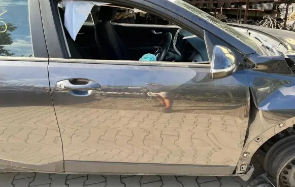 KIA Stonic Front door