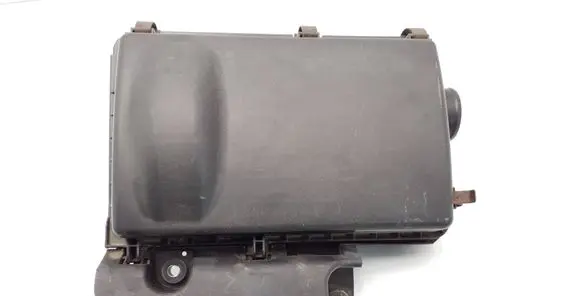 Toyota Prius (XW20) Air filter box 1001406970