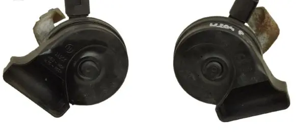 Mercedes-Benz C W204 Horn signal A0065429220 A0065428020