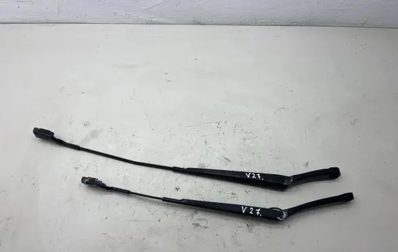 Volkswagen PASSAT B6 Front wiper blade arm 3C1955409C 3C1955410B