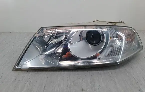 Skoda Octavia Mk2 (1Z) Headlight/headlamp 1Z1941015B