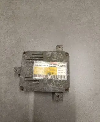 Volkswagen PASSAT B7 Headlight ballast module Xenon 8K0941597B 1036060024