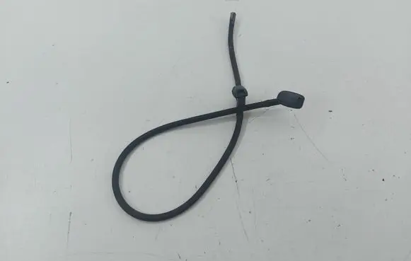 Ford Focus Windshield washer spray nozzle B4VOA