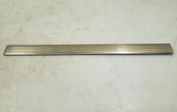 Front sill trim cover