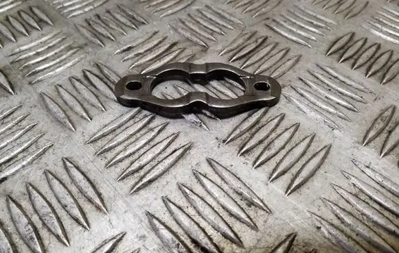 Audi A4 S4 B8 8K Fuel Injector clamp holder