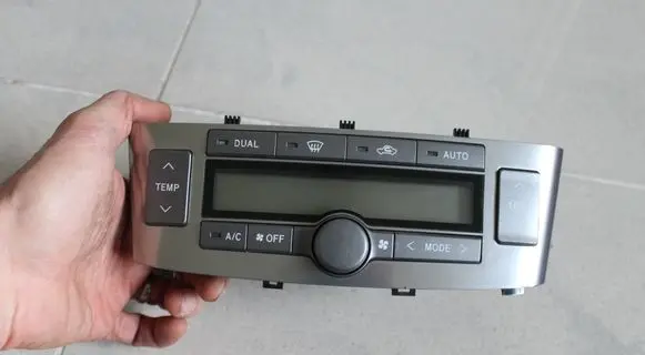 Toyota Avensis T250 Climate control unit 5590205060F 3J100C9 5590005170