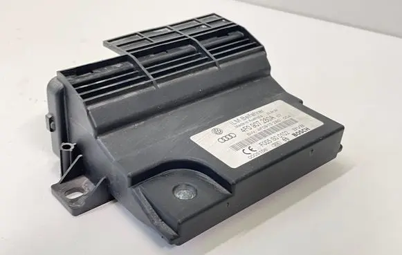 Audi A6 S6 C6 4F Power management control unit 4F0907280A F005S00102 4F0910280
