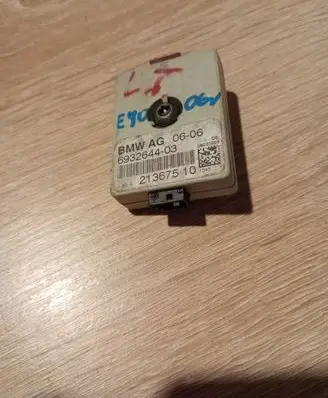 BMW 3 E90 E91 Antenna control unit 693264403