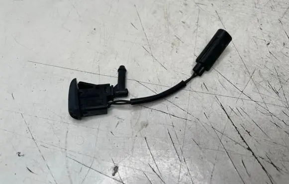 BMW 3 E46 Windshield washer spray nozzle 7056731 6166
