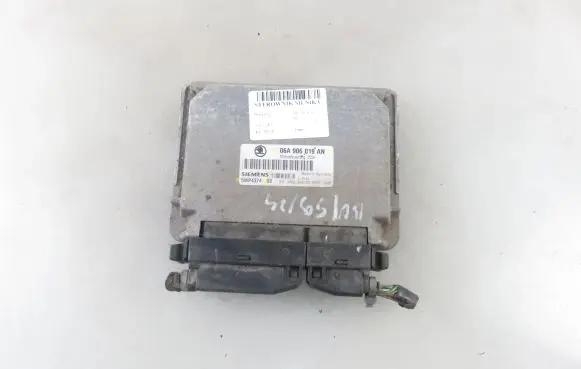 Skoda Octavia Mk1 (1U) Engine control unit/module 5WP4374 06A906019AN