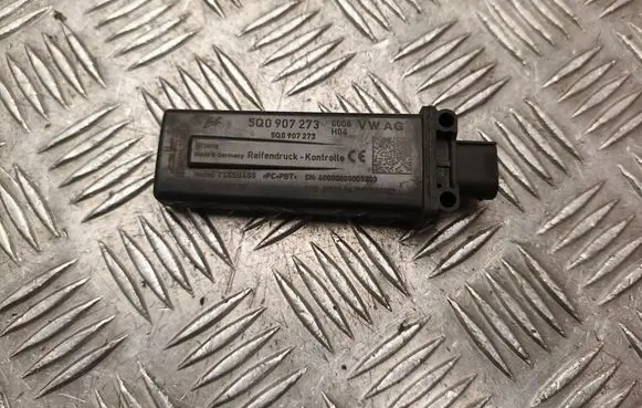 Volkswagen PASSAT B8 Tire pressure control unit 5Q0907273