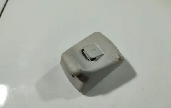 Sun visor clip/hook/bracket