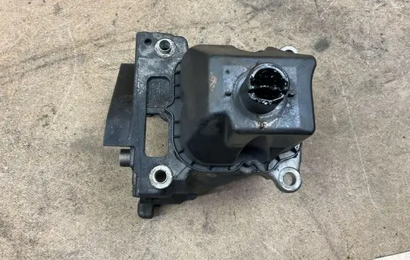 Land Rover Range Rover Sport L320 Fuel pump bracket 9X2Q9A361CA 9X2Q6C714DA