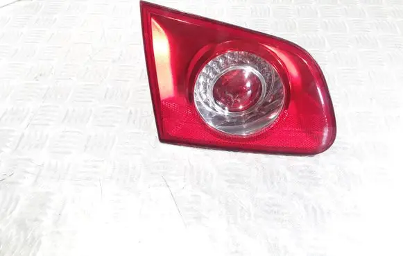 Tailgate rear/tail lights
