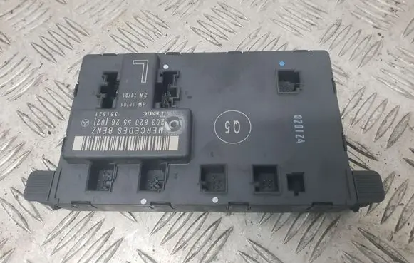 Mercedes-Benz C W203 Door control unit/module 2038205526