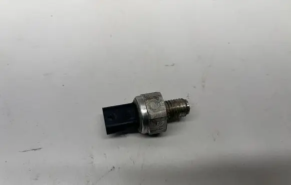 Chevrolet Camaro Oil pressure sensor 12637356