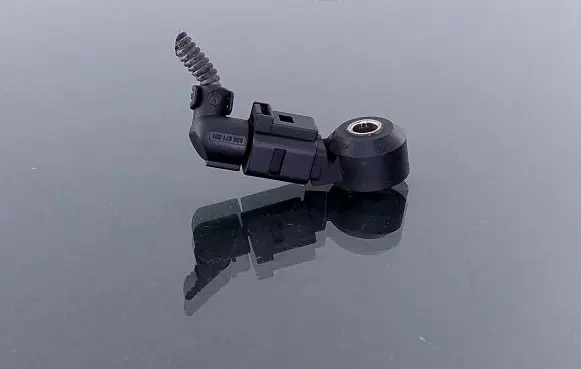 Volkswagen Touran I Detonation knock sensor 969374 1J0975702 030971921