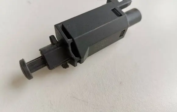 Audi A3 S3 8L Brake pedal sensor switch ECD13 330440