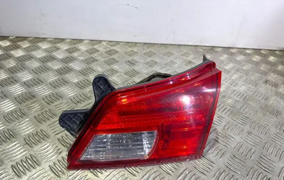 Subaru Outback Tailgate rear/tail lights 13220072