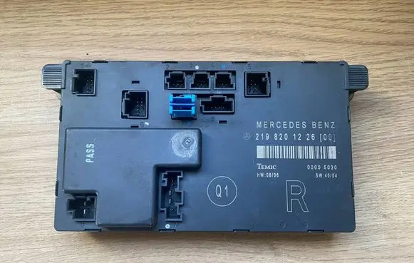 Mercedes-Benz CLS AMG C219 Door control unit/module 2198201226