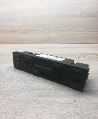BMW 5 E39 Climate control unit 8375557
