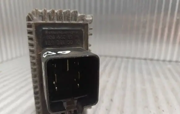 Opel Combo C Glow plug pre-heat relay 09132691 51299008