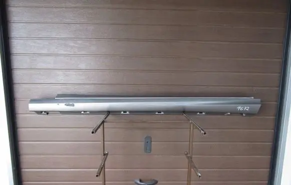 Front sill (body part)