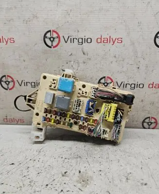 Toyota Corolla Verso E121 Fuse module C9006N8130 70816960GH