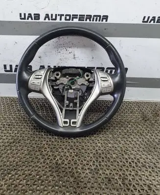 Nissan Qashqai Steering wheel