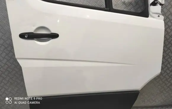 Mercedes-Benz Sprinter W906 Front door SPRINTERVWCRAFTER PRZEDNIEPRAWE KOLORBIEL