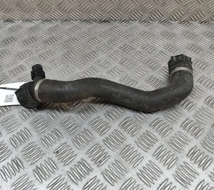 BMW 5 G30 G31 Engine coolant pipe/hose 7644095