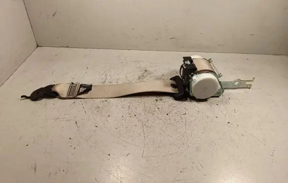 BMW 7 F01 F02 F03 F04 Rear seatbelt 33061254