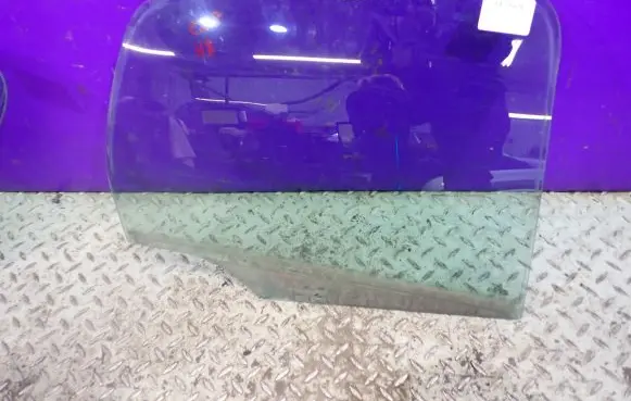 Citroen C3 Front door window glass four-door