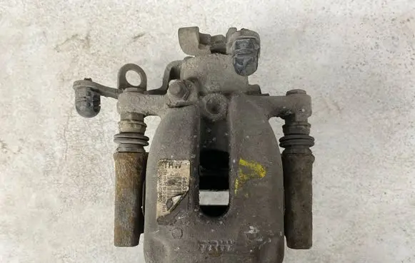 Peugeot Partner Rear brake caliper 9803120580