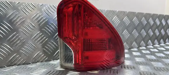 Tailgate rear/tail lights