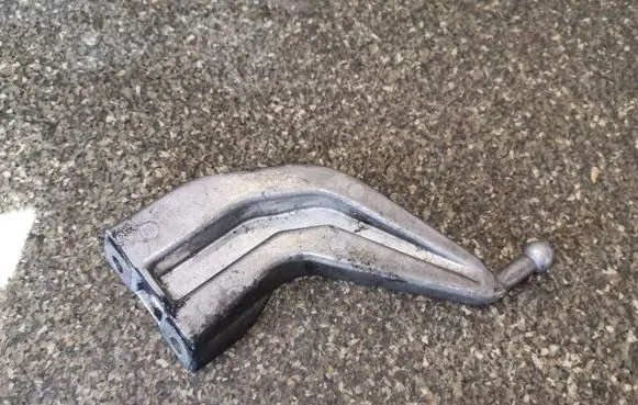 Mercedes-Benz C W204 Engine mounting bracket A6460160238