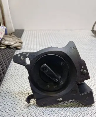 Skoda Fabia Mk2 (5J) Light switch 3B0941531B K2C770