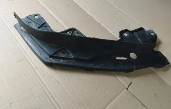 Front bumper lip