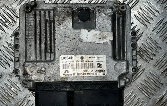 Hyundai i30 Engine control unit/module 391122A980 0281030864