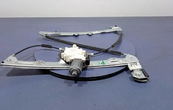 Mitsubishi Colt Front door window regulator with motor 5713A133