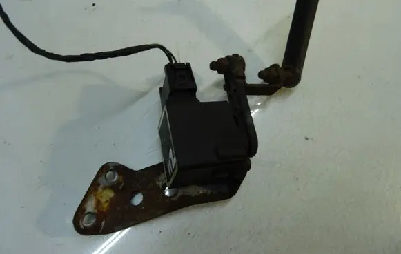 BMW 5 E60 E61 Headlight/headlamp level sensor 6784695