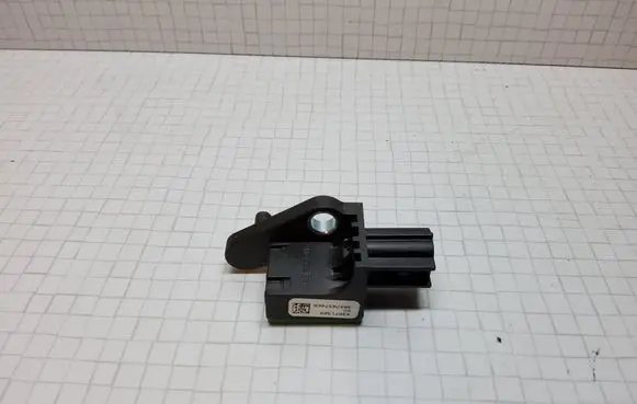 Volkswagen PASSAT B6 Airbag deployment crash/impact sensor 43071303 391138